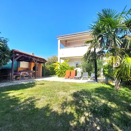 Holiday home Secret Haven By The Sea Srima