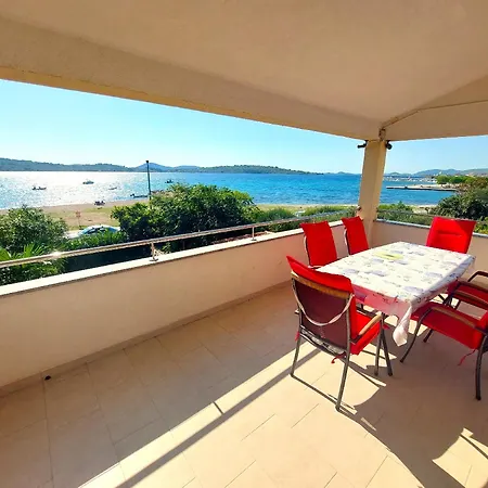 Holiday home Secret Haven By The Sea *